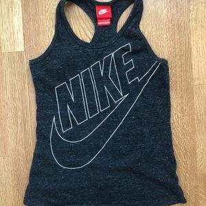 grey nike tank top
